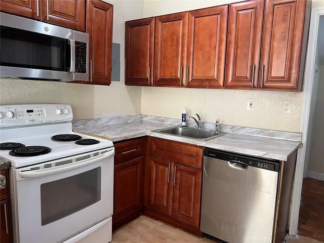 3-bedroom home at 931 NW 34th Way, Lauderhill