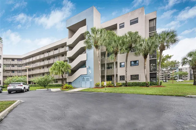 2-bedroom home at 1001 Colony Point Circle #503, Pembroke Pines