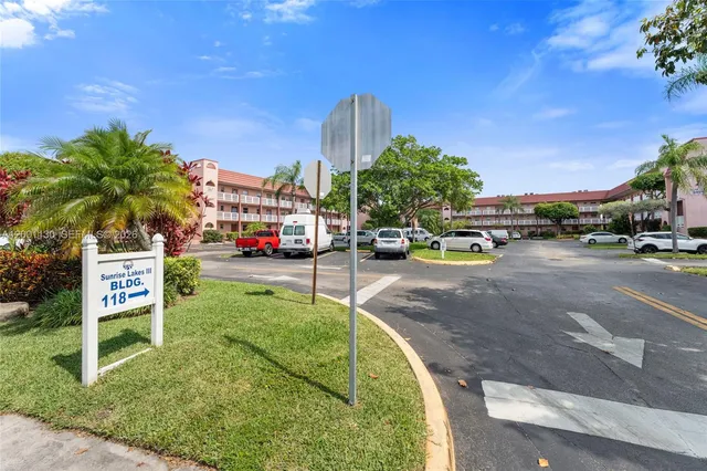 1-bedroom home at 9401 Sunrise Lakes Boulevard #307, Sunrise