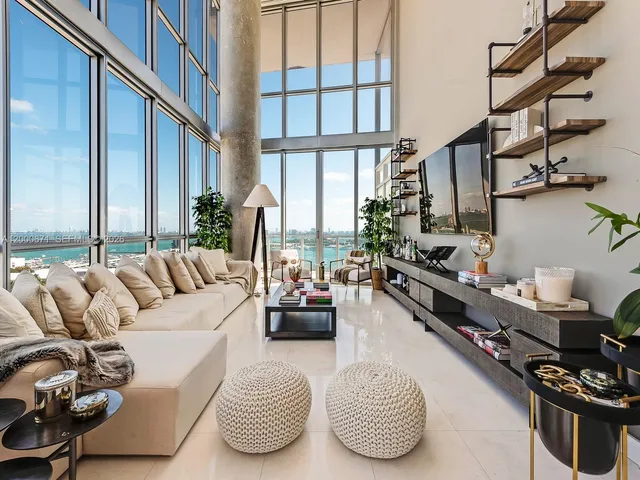 3-bedroom home at 1100 Biscayne Boulevard #2105, Miami