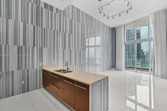 1-bedroom home at 475 Brickell Avenue #2812, Miami