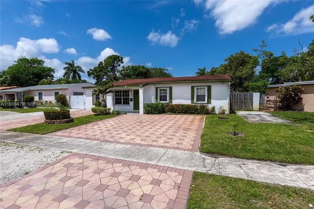 3-bedroom home at 807 SW 26th Court, Fort Lauderdale