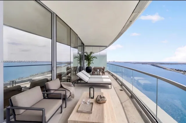 4-bedroom home at 175 SE 25 Road #2602, Miami