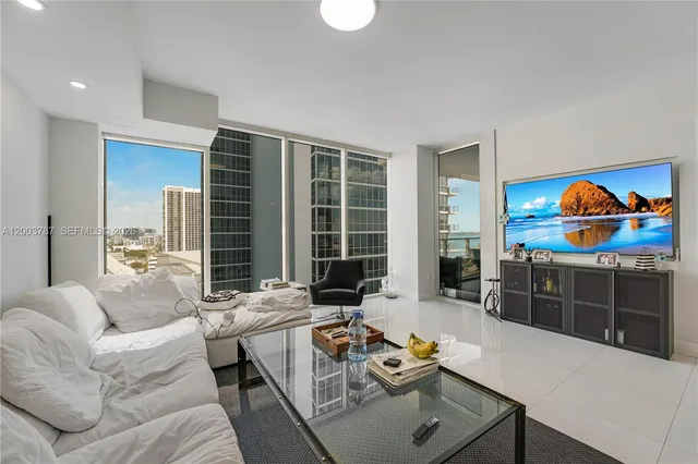 1-bedroom home at 1040 Biscayne Boulevard #1905, Miami