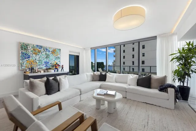 1-bedroom home at 1451 Brickell Avenue #903, Miami
