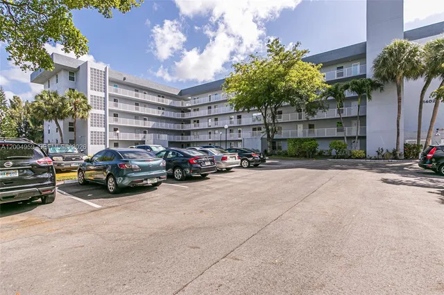 2-bedroom home at 1402 NW 80th Avenue #302, Margate