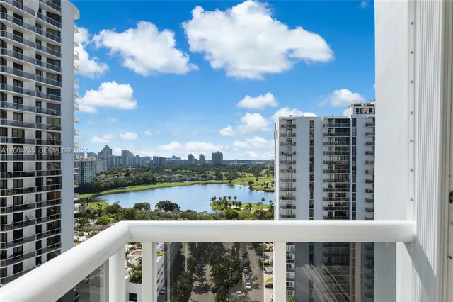 2-bedroom home at 20505 E Country Club Drive #1938, Aventura