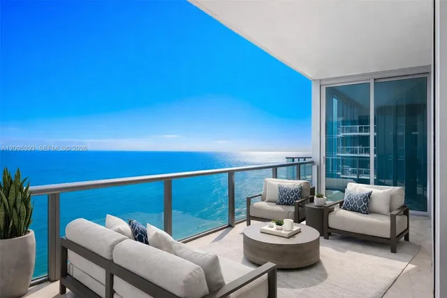 4-bedroom home at 17001 Collins Avenue #4208, Sunny Isles Beach