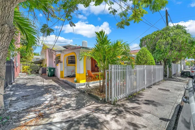 3-bedroom home at 219 SW 6th Avenue, Miami