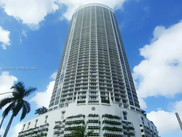 1-bedroom home at 1750 N Bayshore Drive #2909, Miami