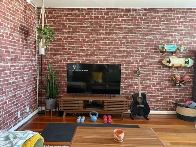 1-bedroom home at 1000 W Ave 1105 #1105, Miami Beach