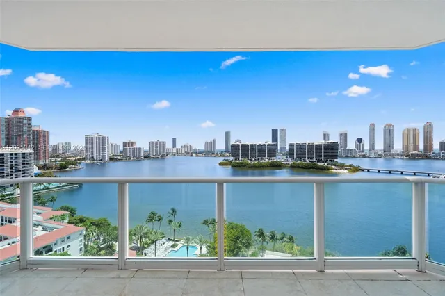 4-bedroom home at 3301 NE 183rd Street #1604, Aventura