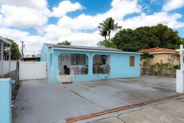 5-bedroom home at 141 E 16th Street, Hialeah