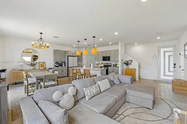 4-bedroom home at 1660 SE 6th Street, Homestead