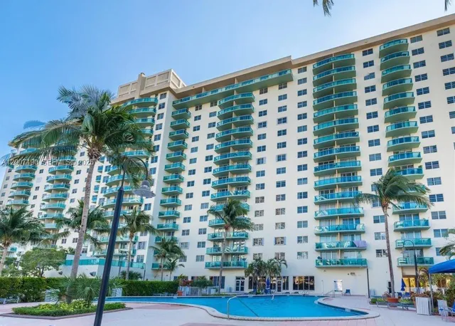1-bedroom home at 19380 Collins Avenue #805, Sunny Isles Beach