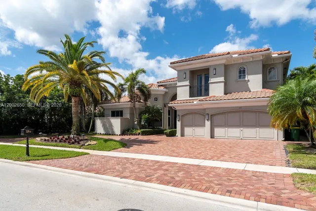 5-bedroom home at 651 Sweet Bay Avenue, Plantation