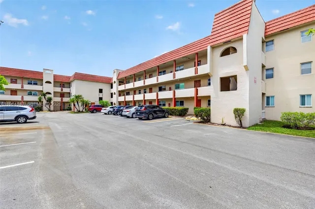 1-bedroom home at 8040 N Sunrise Lakes Drive #108, Sunrise
