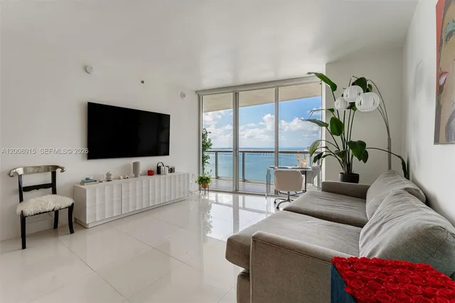 1-bedroom home at 495 Brickell Avenue #3509, Miami