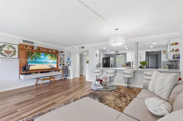 2-bedroom home at 625 Oaks Drive #304, Pompano Beach