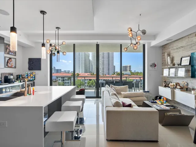 4-bedroom home at 3250 NE 188th Street #505, Aventura