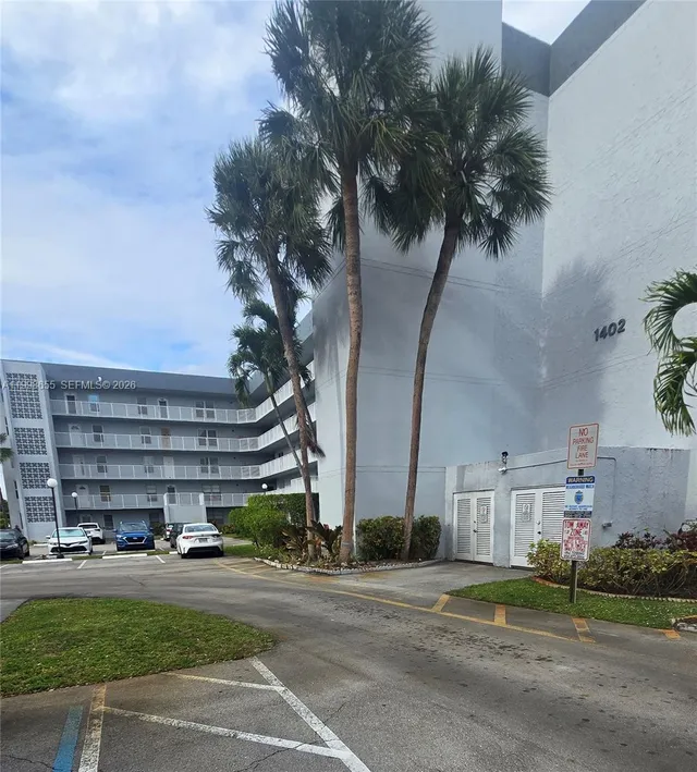 2-bedroom home at 1402 NW 80th Avenue #205, Margate