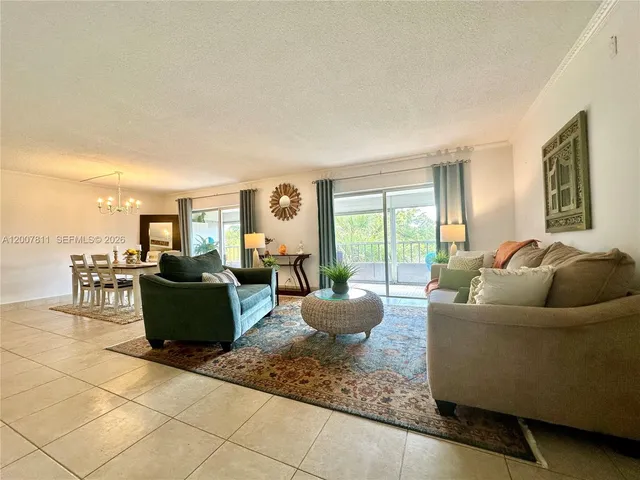 3-bedroom home at 1001 Hillcrest Ct 306 #306, Hollywood