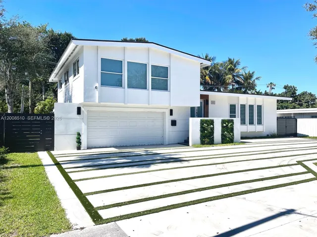5-bedroom home at 19960 Highland Lakes Boulevard, Miami