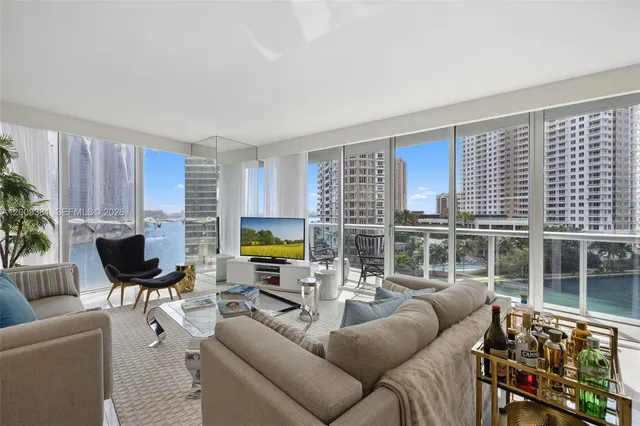 3-bedroom home at 465 Brickell Avenue #701, Miami