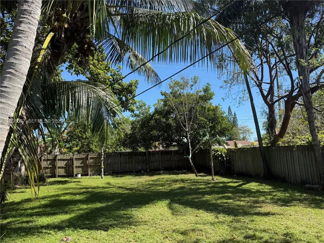 2-bedroom home at 2323 Cleveland Street, Hollywood