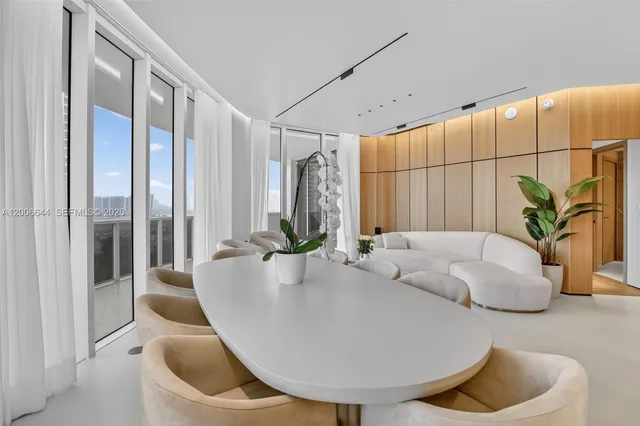 3-bedroom home at 4100 Island Boulevard #904, Aventura