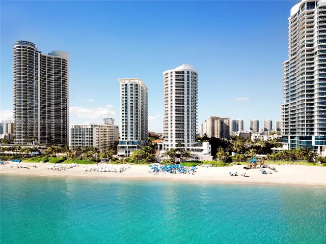 1-bedroom home at 17375 Collins Avenue #1006, Sunny Isles Beach