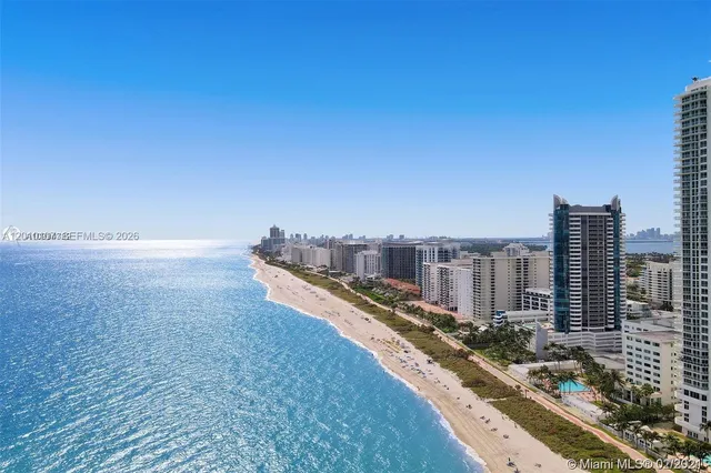 3-bedroom home at 5025 Collins Avenue #2206, Miami Beach