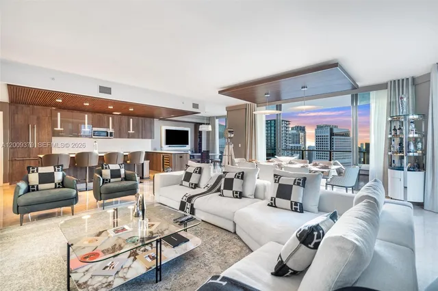 4-bedroom home at 88 SW 7th Street #3801, Miami
