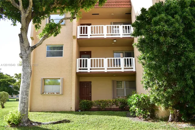2-bedroom home at 9321 Sunrise Lakes Boulevard #201, Sunrise