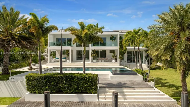 6-bedroom home at 120 Knollwood Drive, Key Biscayne
