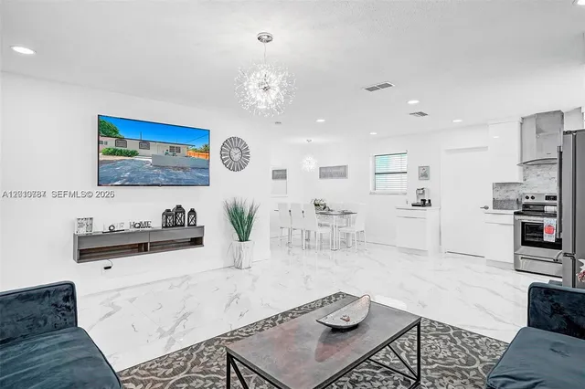 3-bedroom home at 2338 Fillmore Street #2A, Hollywood