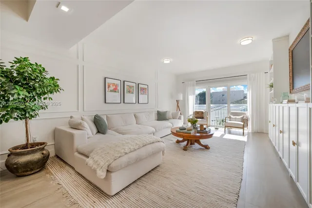 2-bedroom home at 120 Salamanca Avenue #3B, Coral Gables