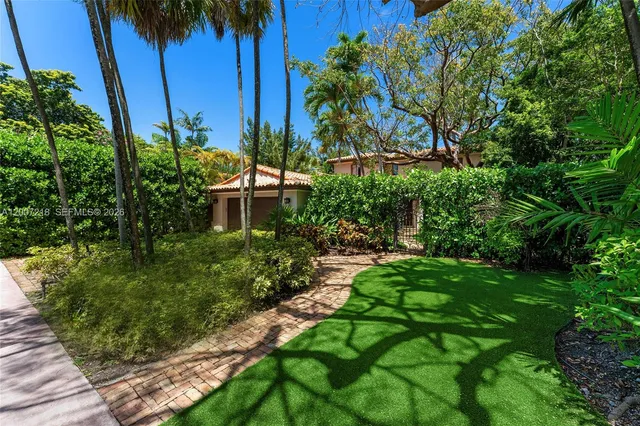 4-bedroom home at 6121 La Gorce Drive, Miami Beach