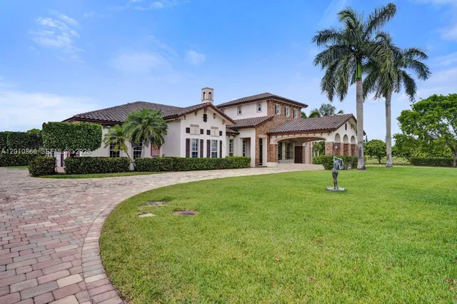 5-bedroom home at 31310 SW 215th Avenue, Homestead