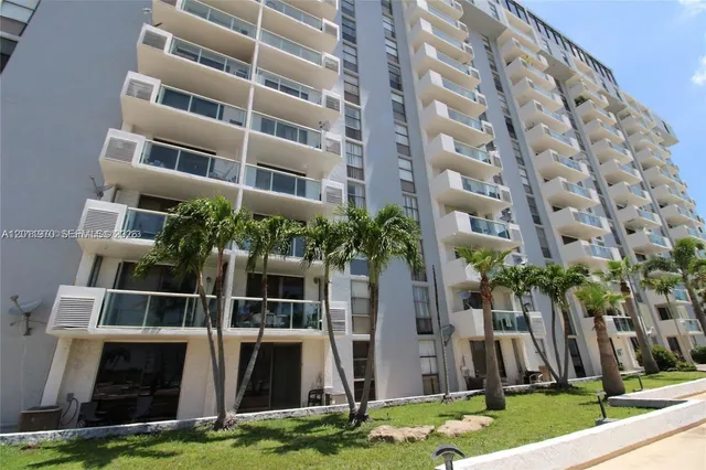 1-bedroom home at 13499 Biscayne Boulevard #404, North Miami
