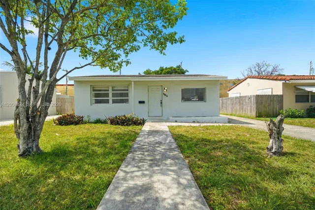 2-bedroom home at 2124 Taylor Street, Hollywood