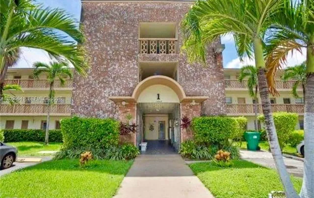 1-bedroom home at 16900 NE 14 109 #109, Miami