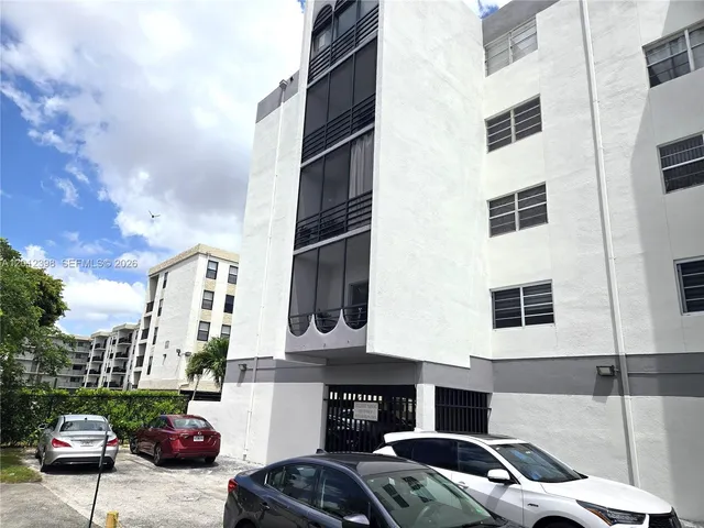 3-bedroom home at 4670 W 13th Lane #507, Hialeah
