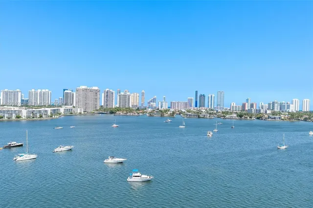 3-bedroom home at 17301 Biscayne Boulevard #1010, North Miami Beach