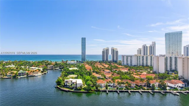 2-bedroom home at 19667 Turnberry Way #18D, Aventura