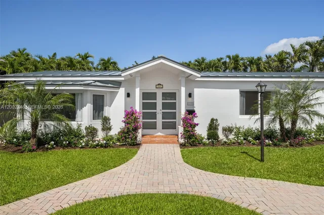 4-bedroom home at 255 Ridgewood Road, Key Biscayne