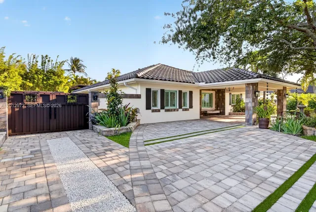4-bedroom home at 10570 SW 56th Terrace, Miami