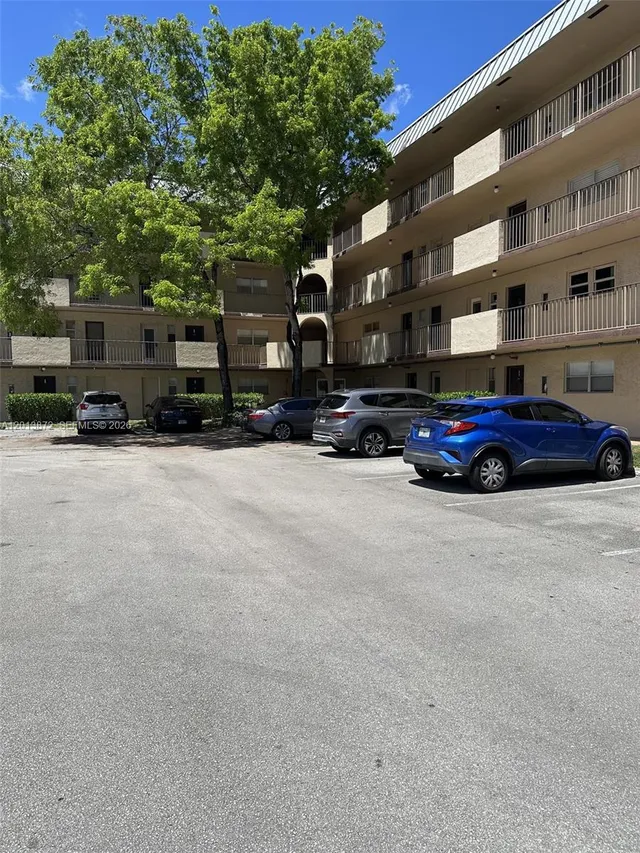 1-bedroom home at 6061 N Falls Cir Drive #106, Lauderhill