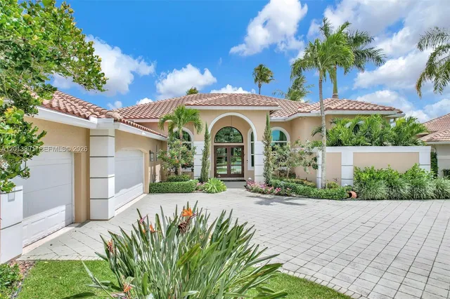 5-bedroom home at 2715 Edgewater Court, Weston
