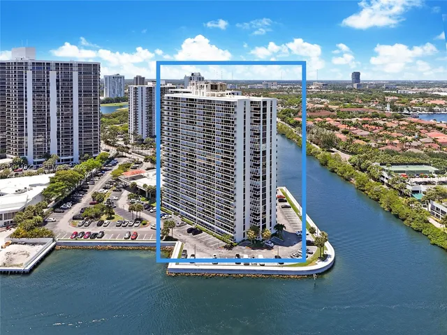 2-bedroom home at 20515 E Country Club Drive #1146, Aventura